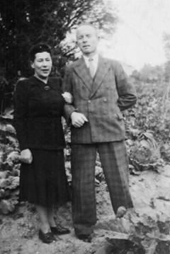 parents Esther 10 octobre 1943.jpg